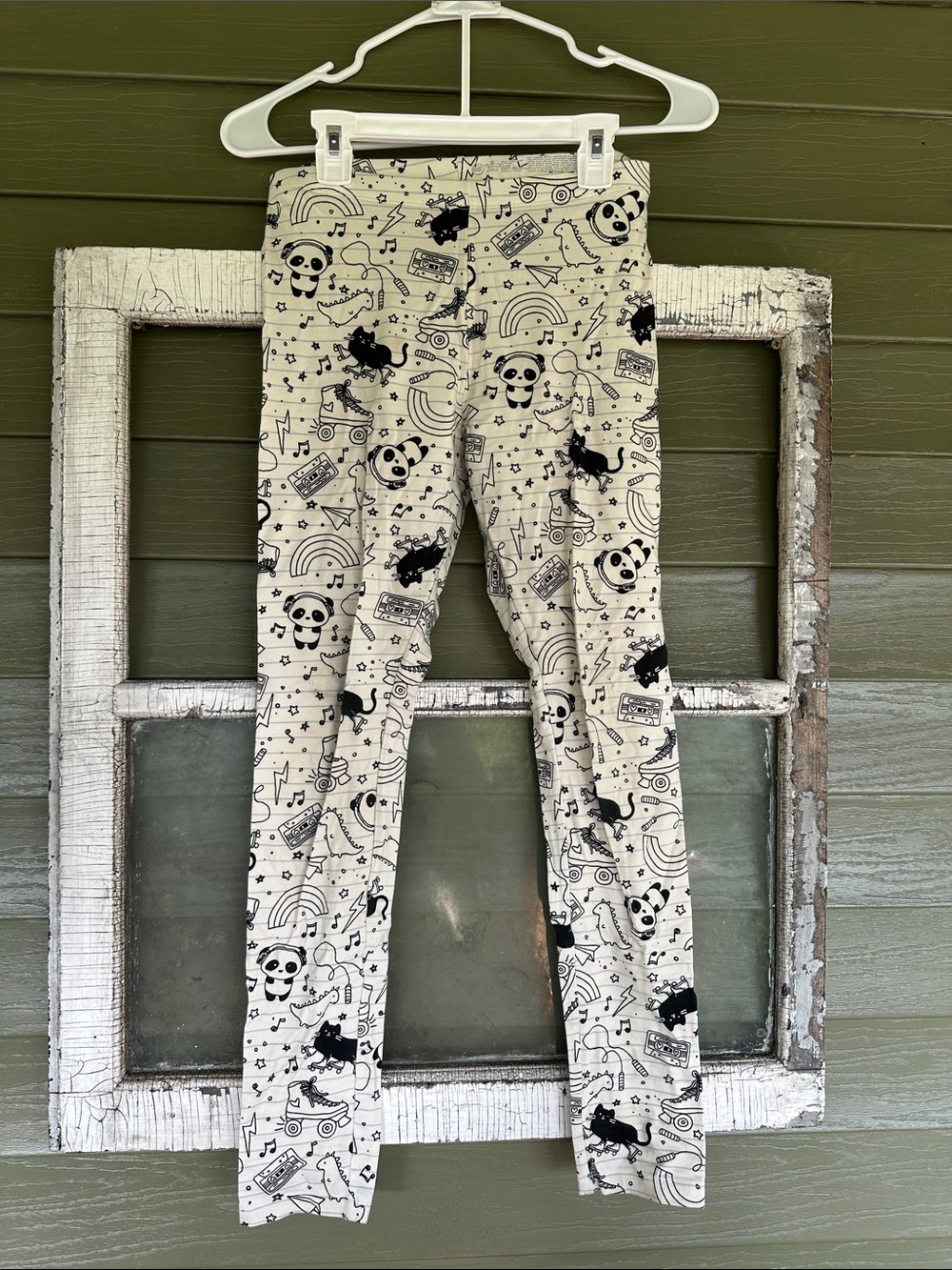 wonder nation Cream Leggings with Black Panda & Music Print